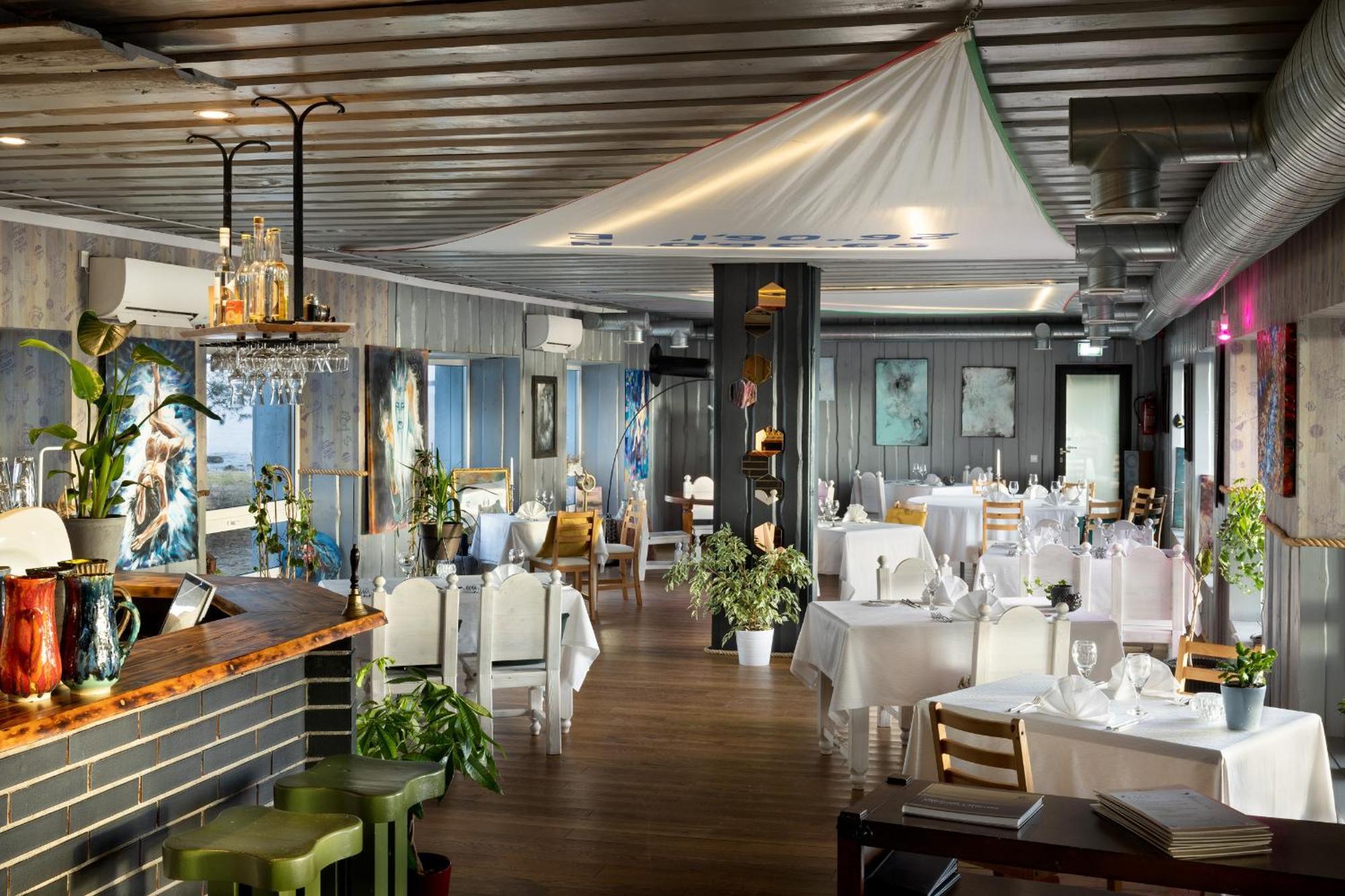 Vergi Sadam & Restoran Wirkes' Dış mekan fotoğraf